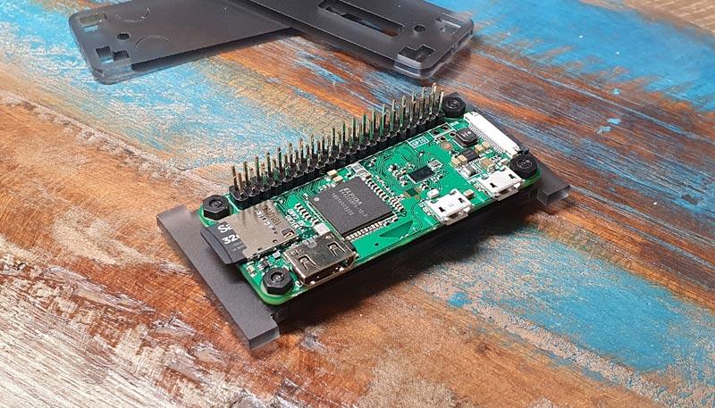 1591856913 7 Pi Zero Case for Waveshare 213 Instructions dassemblage de lecran