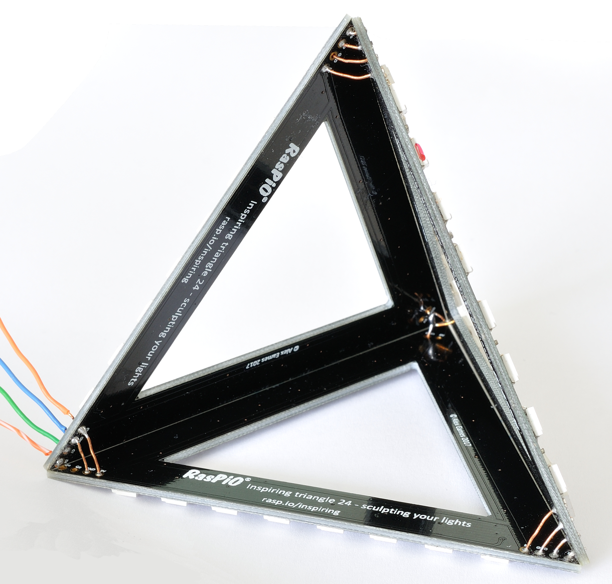 1592056806 247 RasPiO InsPiRing Pyramid assemblage et