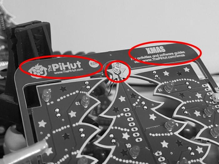 1592215215 356 Instructions dassemblage de larbre de Noel 3D pour Raspberry Pi