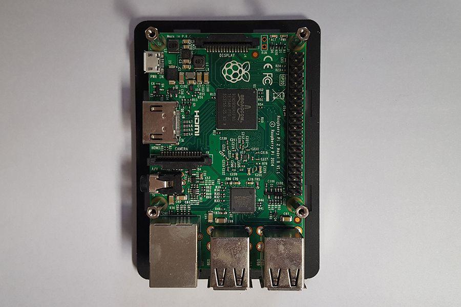 1592371807 906 Assemblage du boitier HAT du commutateur PoE