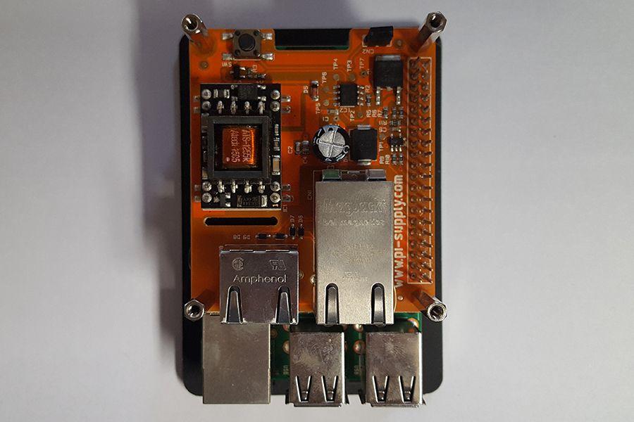 1592371808 110 Assemblage du boitier HAT du commutateur PoE