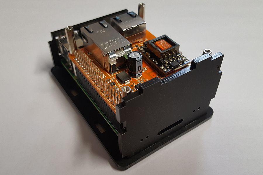 1592371808 383 Assemblage du boitier HAT du commutateur PoE