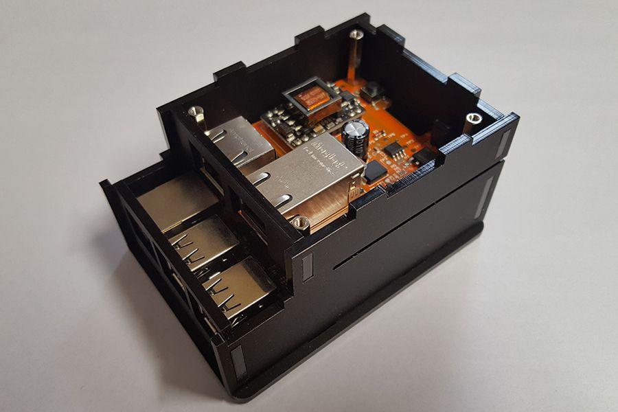 1592371808 392 Assemblage du boitier HAT du commutateur PoE