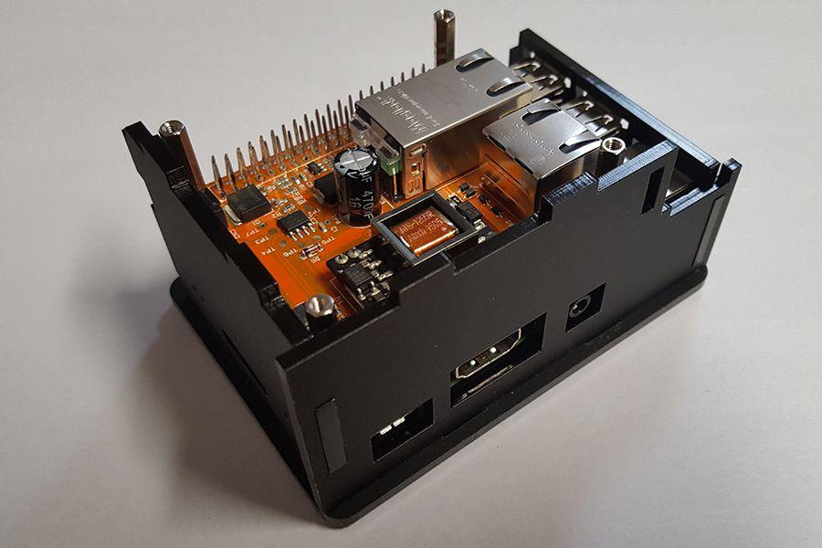 1592371808 535 Assemblage du boitier HAT du commutateur PoE