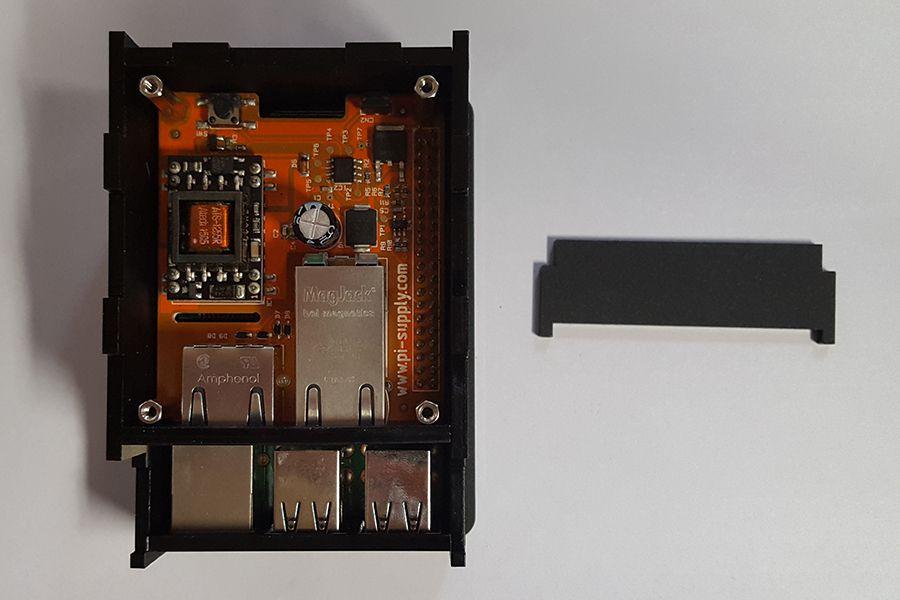 1592371808 895 Assemblage du boitier HAT du commutateur PoE