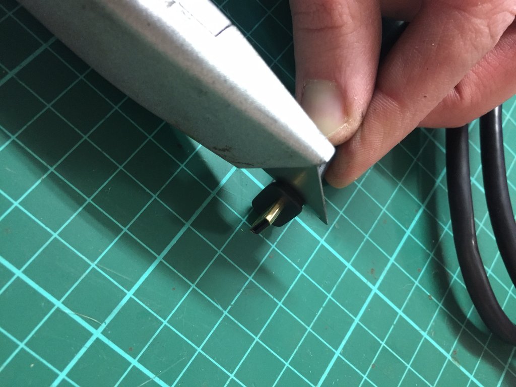 1593199806 391 Aider les cables mini HDMI a sadapter a letui officiel Pi