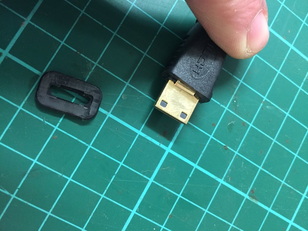 1593199807 814 Aider les cables mini HDMI a sadapter a letui officiel Pi