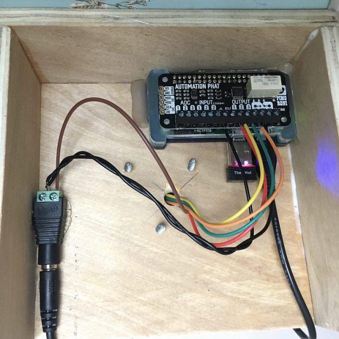 Le Teatime Klaxon reveille un adolescent a laide dun Raspberry