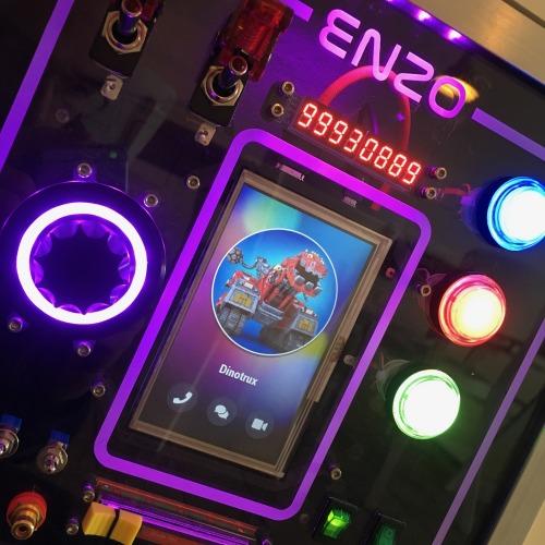 Le panneau de controle pour enfants interactif impressionnant et rempli