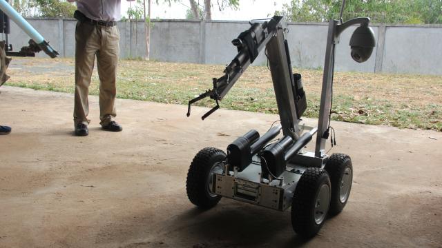 Escouade de bombes robotique pilotée par Raspberry Pi pour les pays en développement 13 Escouade de bombes robotique pilotée par Raspberry Pi pour les pays en développement
