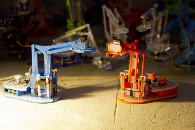 Le nouveau MeArm Pi pour le Raspberry Pi est un véritable capteur d'attention