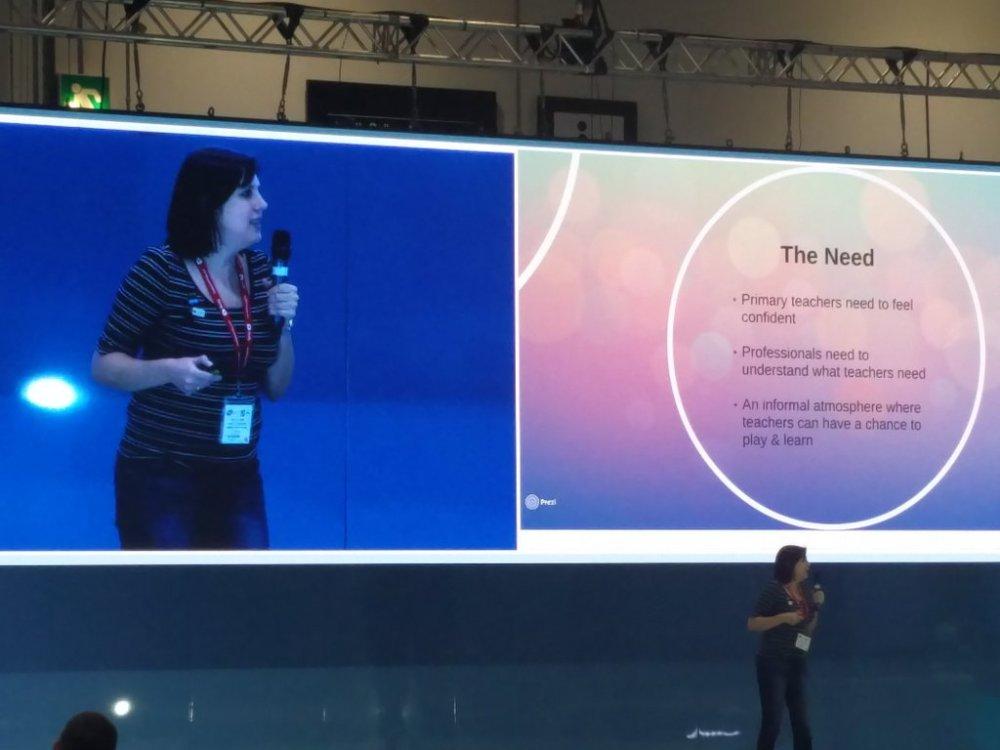 Des choses passionnantes se préparent pour l'initiative de la Soirée de codage - Enseignants et professionnels unissent!