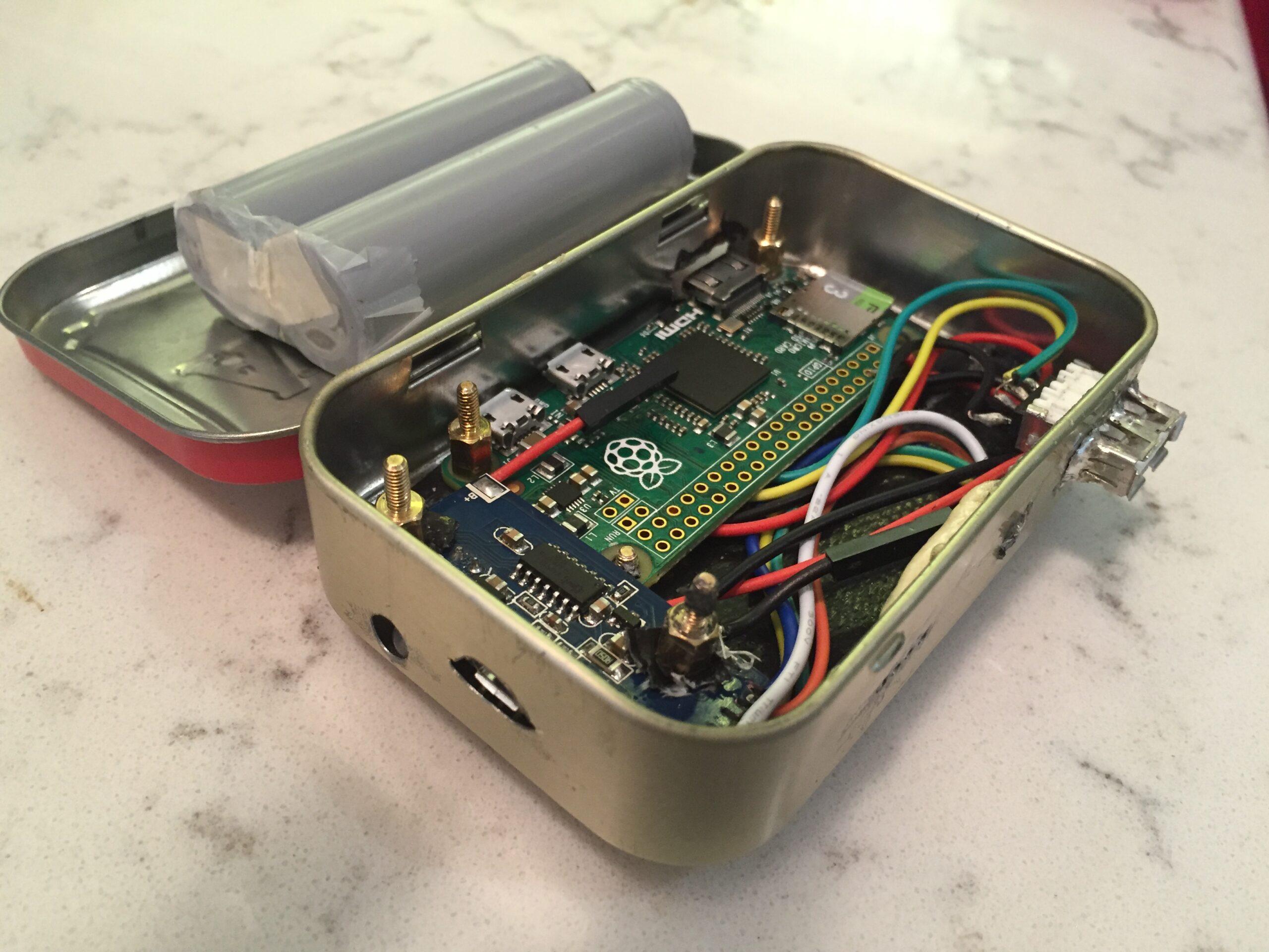 Un joueur de 11 ans fabrique Raspberry Pi dans une machine de jeu en étain