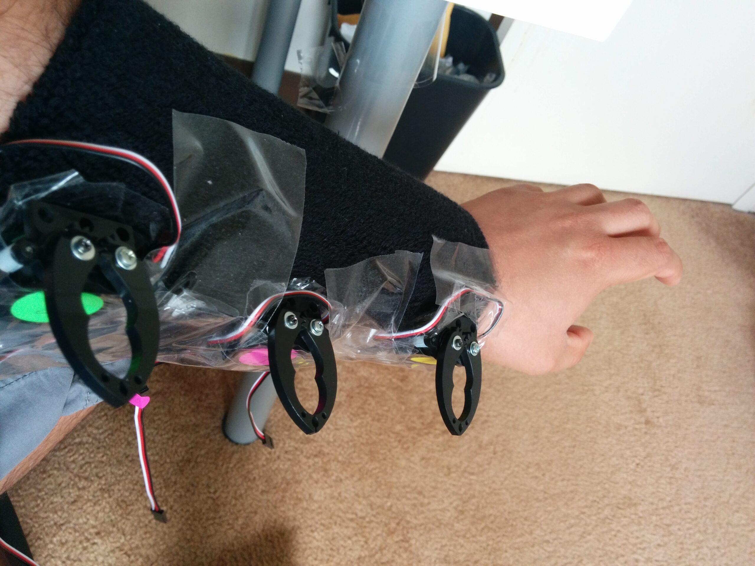 Bras robotiques grippy grabby avec le Raspberry Pi