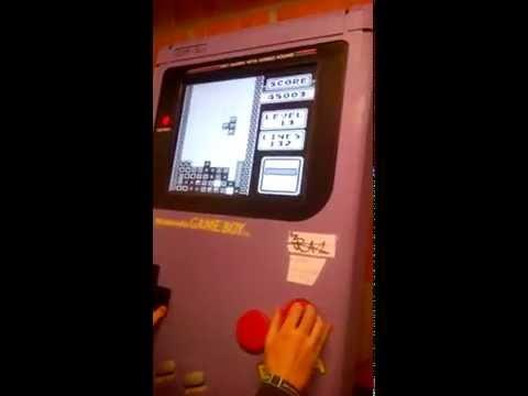 Gameboy de grande taille fonctionne à partir d'un Raspberry Pi