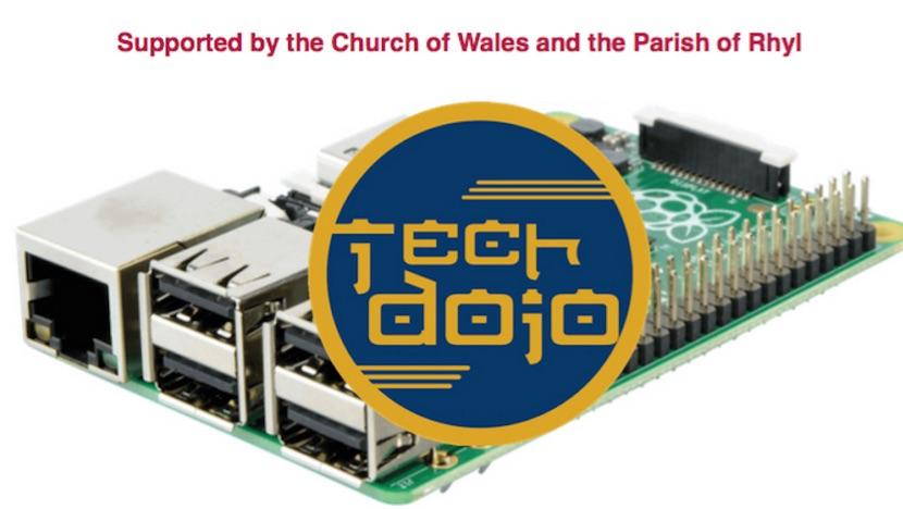 Éducateur certifié Raspberry Pi exécutant Summer Tech Dojo à Rhyl, au Pays de Galles
