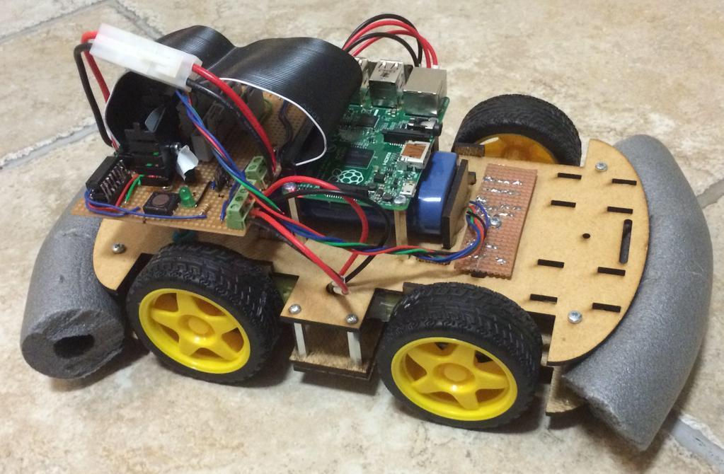 Ipswich Makerspace ouvre son robot Raspberry Pi de Pi Wars