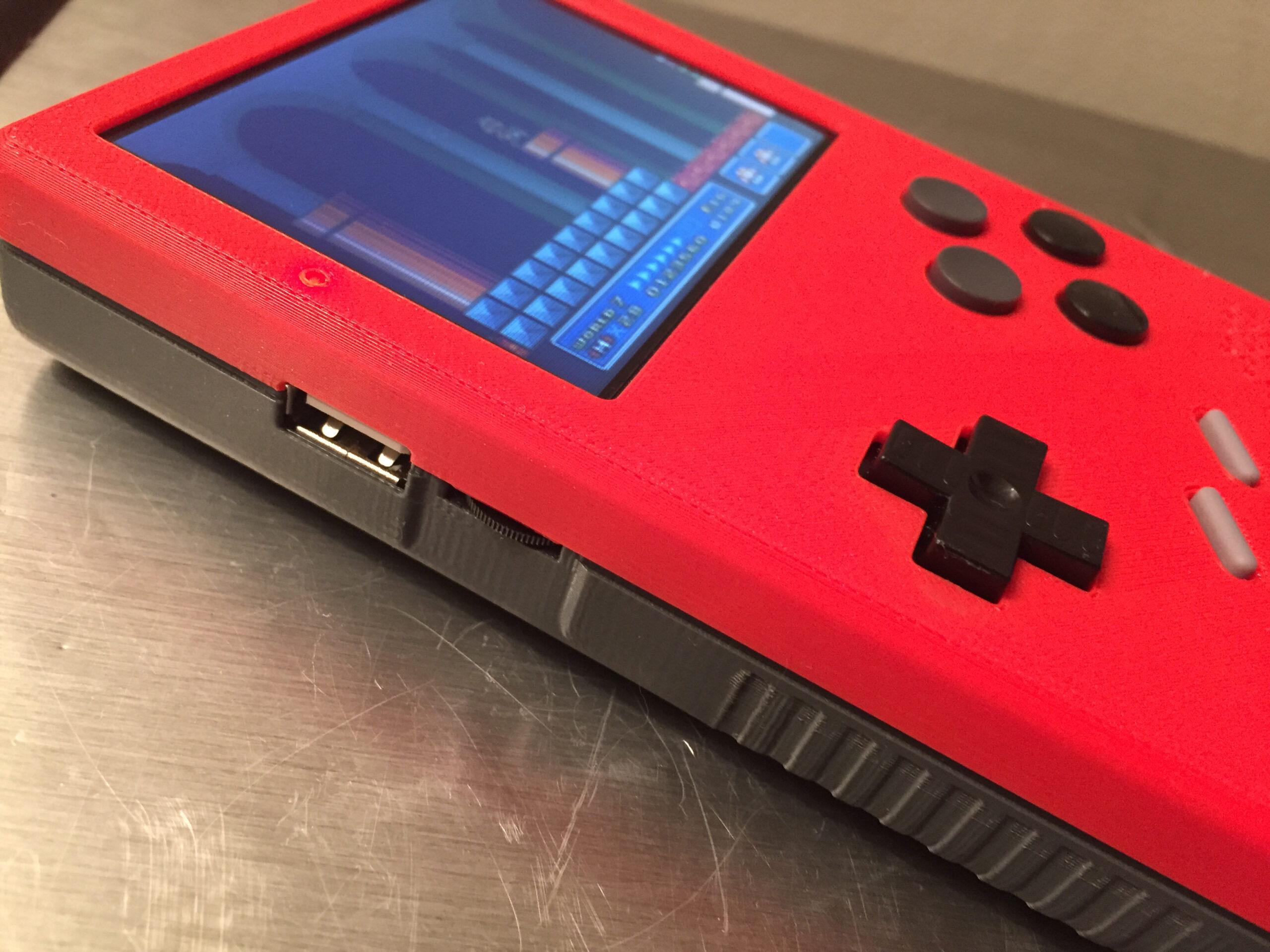 Superbe clone de Game Boy réalisé à l'aide d'un Raspberry Pi 2 1 Superbe clone de Game Boy réalisé à l'aide d'un Raspberry Pi 2