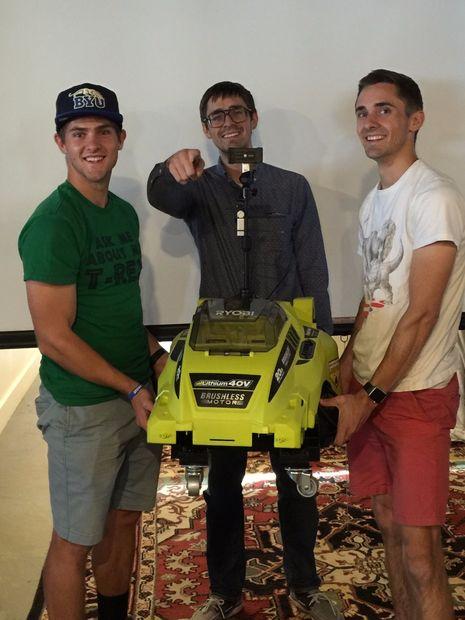 Tondeuse télécommandée alimentée par un Raspberry Pi