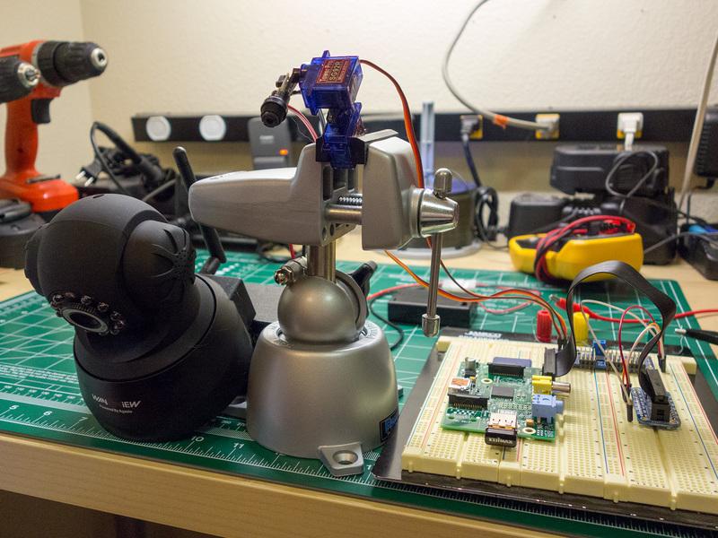 Jouet laser pour chat contrôlé par Wi-Fi Raspberry Pi 1 Jouet laser pour chat contrôlé par Wi-Fi Raspberry Pi