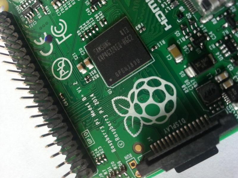 Présentation du #RaspberryPi Model B + 6 20140712_132302