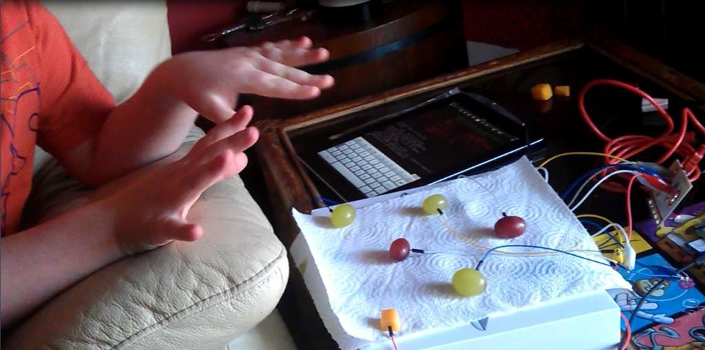 #RaspberryPi et Makey Makey s'associent pour la folie du fromage