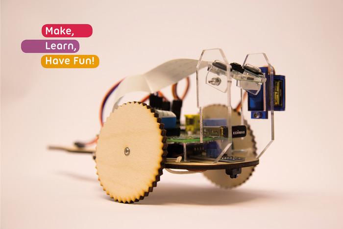 TiddlyBot - le robot mignon et câlin #RaspberryPi de @ThePiBot