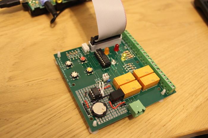 Matboard: carte GPIO facile à utiliser pour le #RaspberryPi d'une équipe père-fils