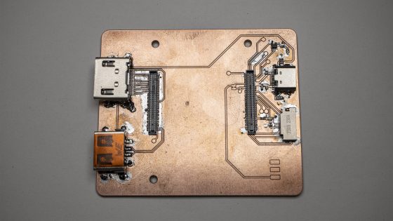 1605285592 212 Maker decide de fraiser son propre PCB personnalise pour le