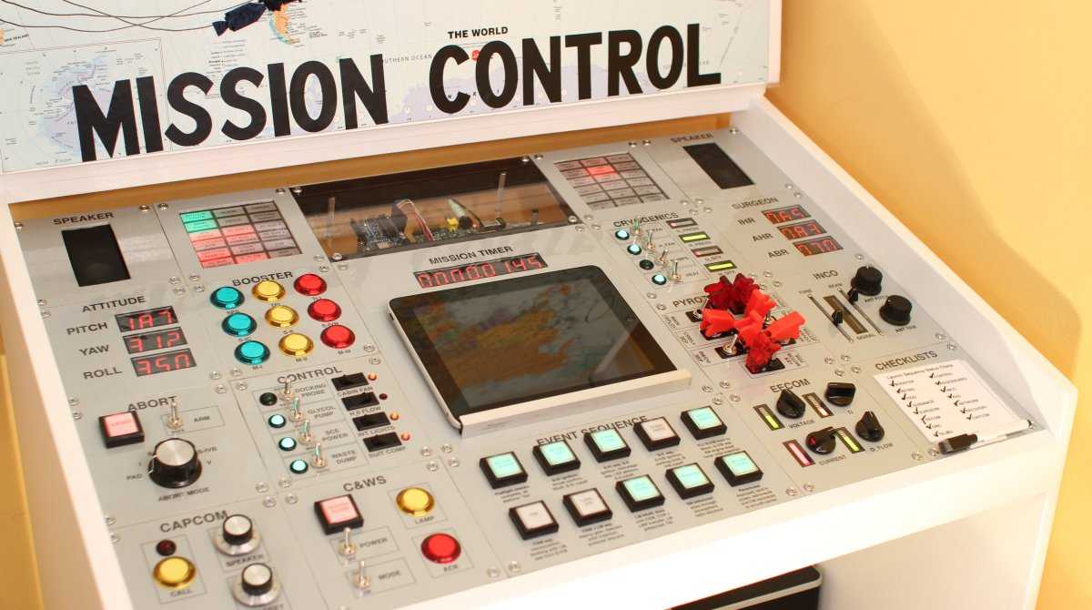 Le bureau de contrôle de mission est alimenté par un #RaspberryPi et un #Arduino