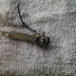 Réparer une borne cassée avec un connecteur à anneau.