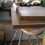 Comparaison du bois d'origine au bois lissé.