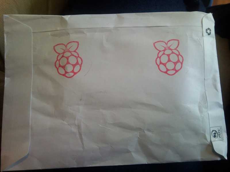 Déballage du module caméra #RaspberryPi / @Raspberry_Pi