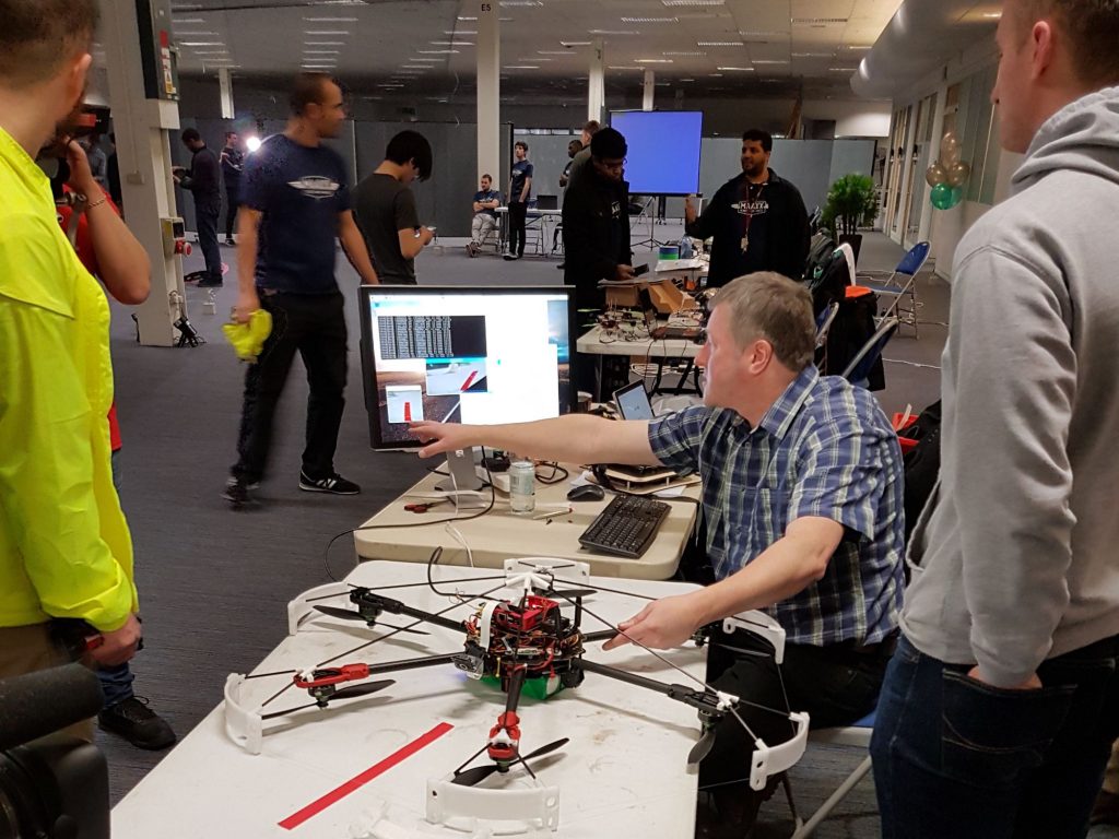 Voie des stands pour drones MAAXX