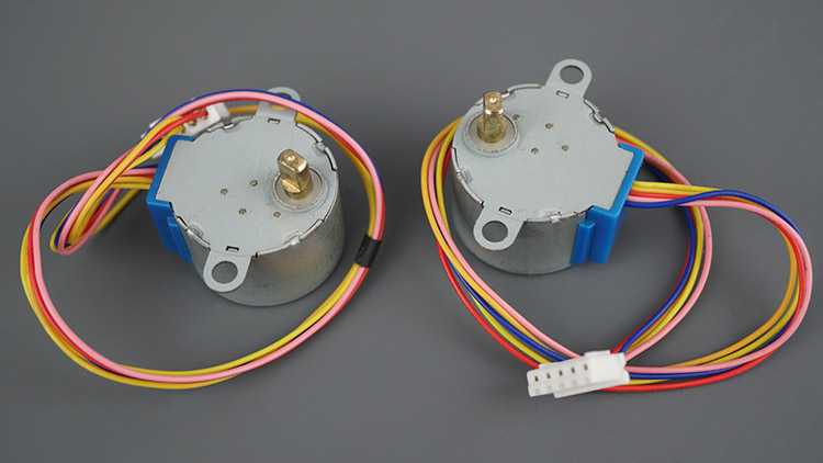 Moteur pas à pas ESP32 (pilote 28BYJ-48 et ULN2003) 4 Moteurs pas à pas 28BYJ-48