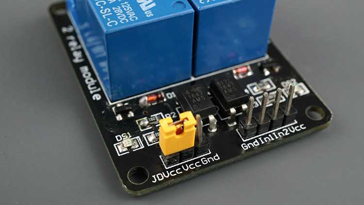 Module de relais ESP8266 NodeMCU - Contrôler les appareils AC (serveur Web) 7 Broches de contrôle du module de relais à 2 canaux