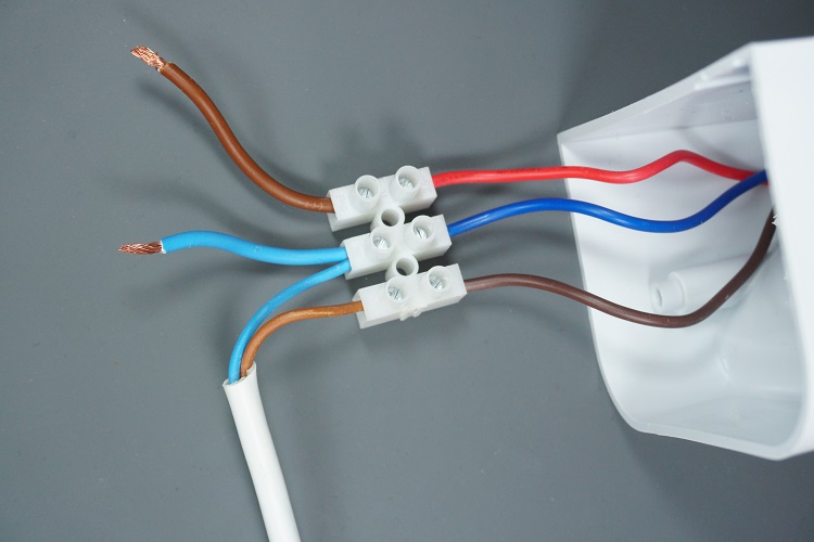 1644290648 32 Pirater un capteur de mouvement PIR avec un ESP8266