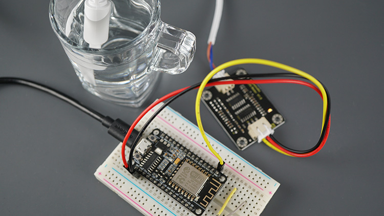 ESP8266 NodeMCU avec capteur TDS qualité de l'eau