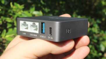 Examen de la passerelle de sécurité GL.iNet GL-MT2500A - Partie 1 : Déballage et démontage