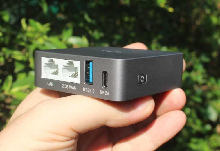 Examen de la passerelle de sécurité GL.iNet GL-MT2500A - Partie 1 : Déballage et démontage 1 Examen de la passerelle de sécurité GL.iNet GL-MT2500A - Partie 1 : Déballage et démontage