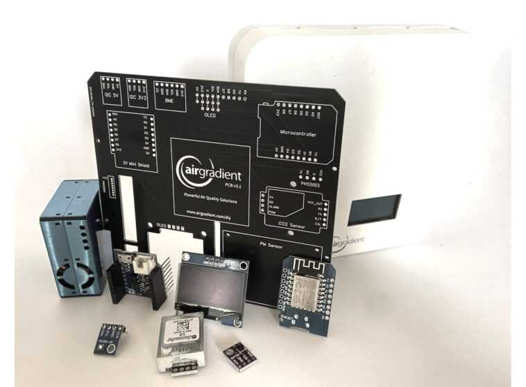 Le moniteur de qualité de l'air DIY est basé sur la carte Wemos D1 mini ESP8266, le capteur Sensirion SGP30 TVOC 1 Le moniteur de qualité de l'air DIY est basé sur la carte Wemos D1 mini ESP8266, le capteur Sensirion SGP30 TVOC