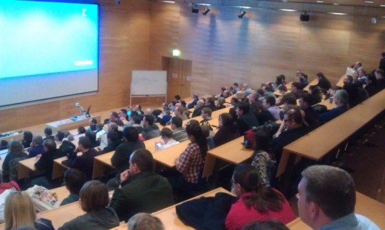 L'histoire du Raspberry Pi Big Birthday Weekend - Raspberry Pi Pod et base micro:bit 10 salle de conférence