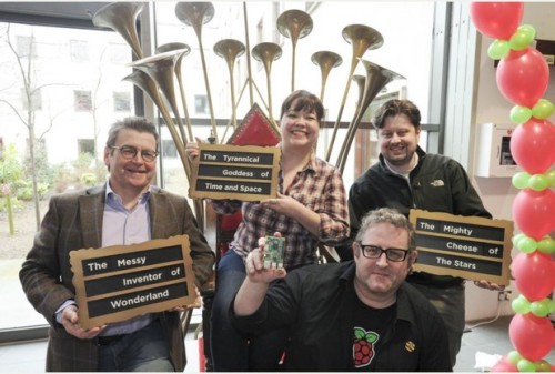 L'histoire du Raspberry Pi Big Birthday Weekend - Raspberry Pi Pod et base micro:bit 13 1688252443 973 Lhistoire du Raspberry Pi Big Birthday Weekend Raspberry Pi