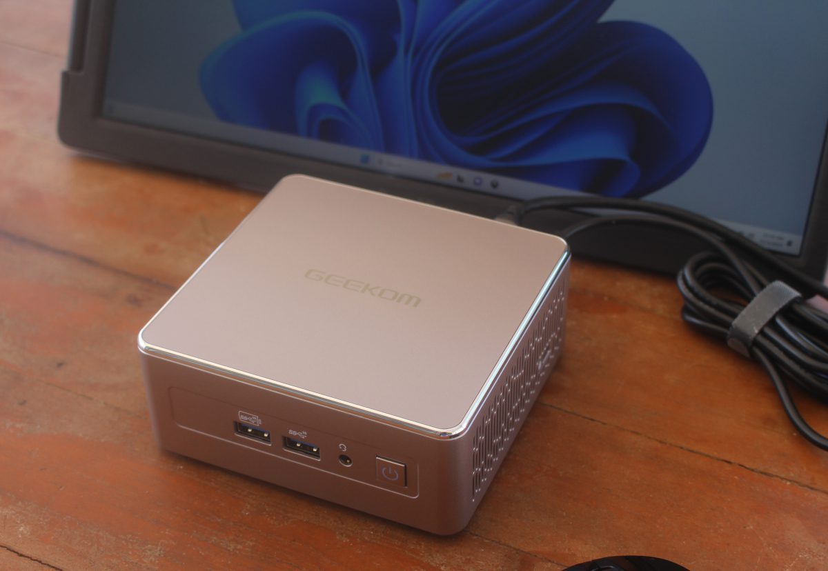 Test du mini PC GEEKOM A5 AMD Ryzen 7 5800H - Partie 1 : Déballage, démontage et premier démarrage