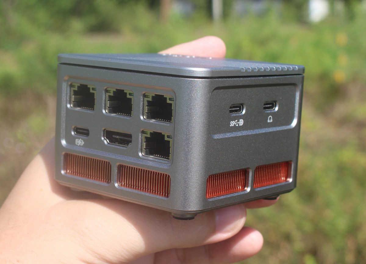 Examen du mini PC et du routeur iKOOLCORE R2 - Partie 1 : Spécifications, déballage, démontage et premier démarrage