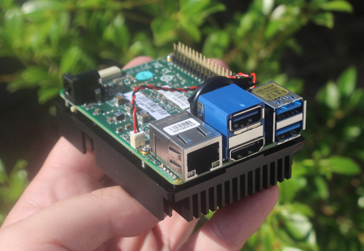 Test du SBC sans ventilateur UP 7000 Intel Processor N100 – Partie 1 : Déballage et premier démarrage