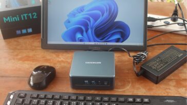 Test du mini PC GEEKOM Mini IT12 Core i7-12650H - Partie 1 : déballage, démontage et premier démarrage