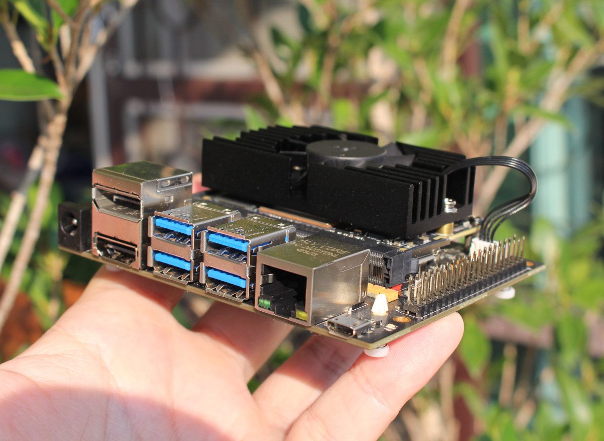 Revue du kit de développement Mixtile Core 3588E - Partie 1 : Unboxing et premier démarrage