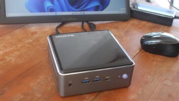 Examen du mini PC Maxtang MTN-FP750 (Ryzen 7 7735HS) - Partie 1 : spécifications, déballage, démontage et premier démarrage