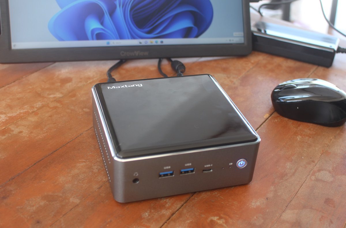 Examen du mini PC Maxtang MTN-FP750 (Ryzen 7 7735HS) - Partie 1 : spécifications, déballage, démontage et premier démarrage